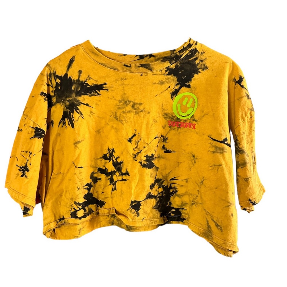 Black and orange Zumiez cropped graphic tee